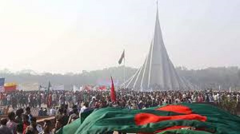 লাল-সবুজের স্রোতে স্মৃতিসৌধ,বিজয়ের দিনে শ্রদ্ধা আর উৎসবে একাকার মানুষ
